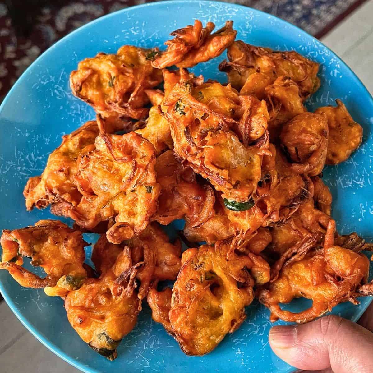 crispy onion pakoda recipe