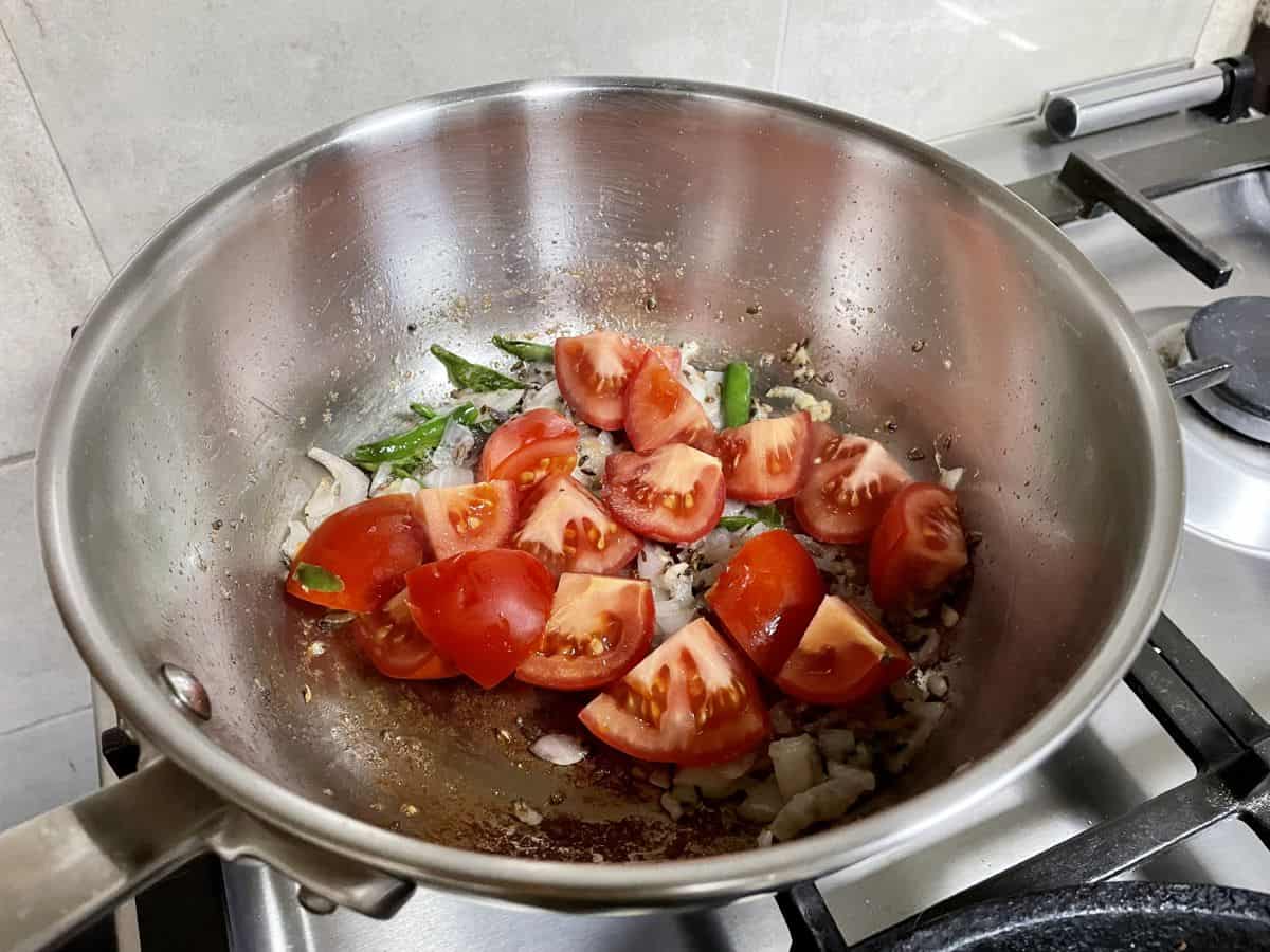 Roughly chopped tomatoes