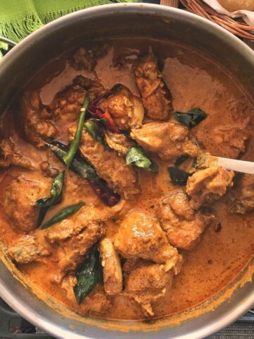 Varutharacha Malabar Chicken Curry | Chicken Curry with Roasted Coconut Sauce