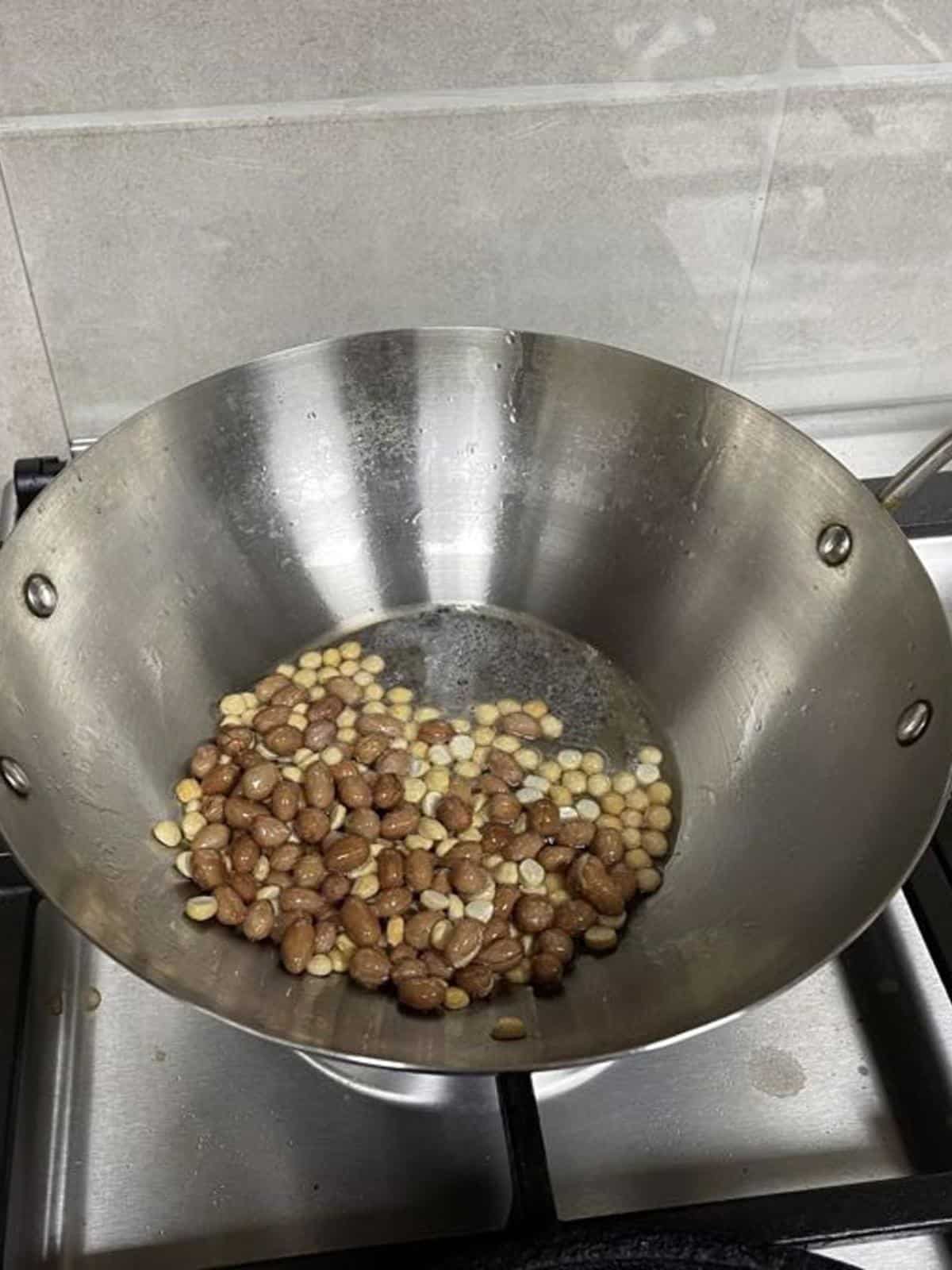 mustard seeds crackling