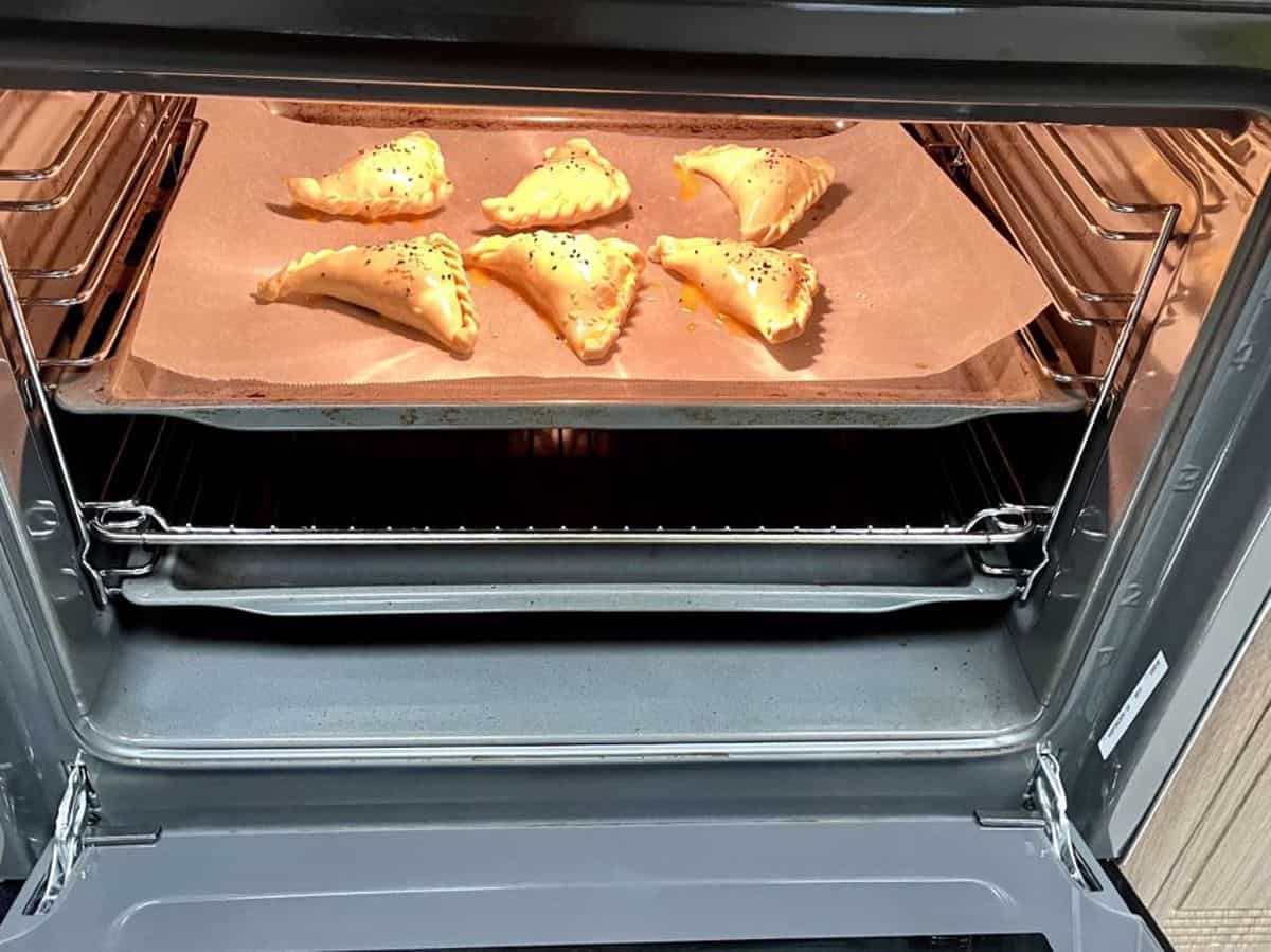 afghan samboas in the oven