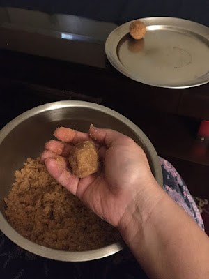 shaping the rice balls