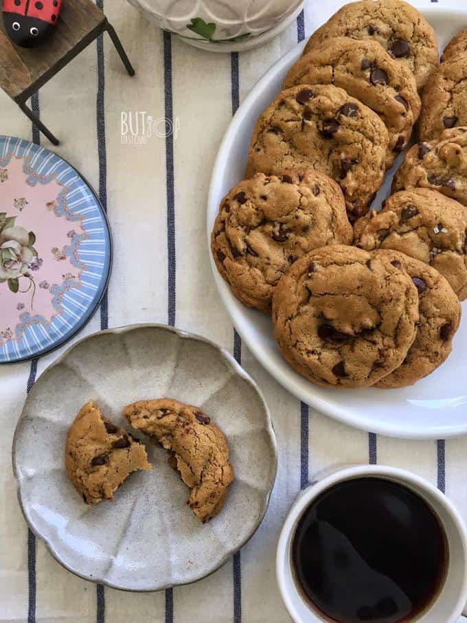 chewy chocochip cookies with coffee