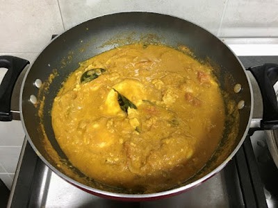 poached egg curry ready to serve