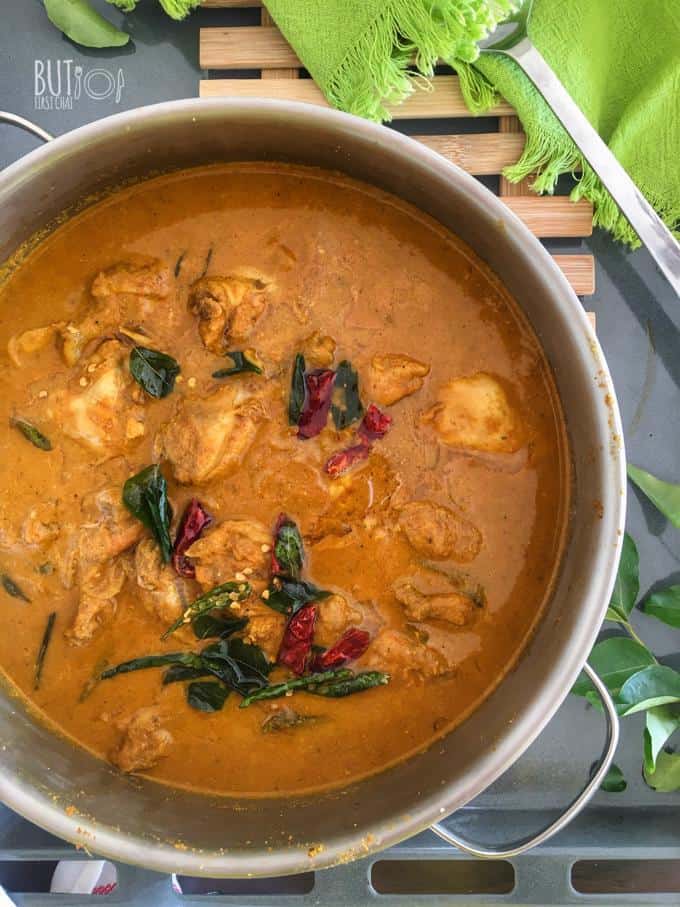 varutharacha malabar chicken curry