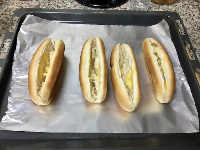 buttered buns