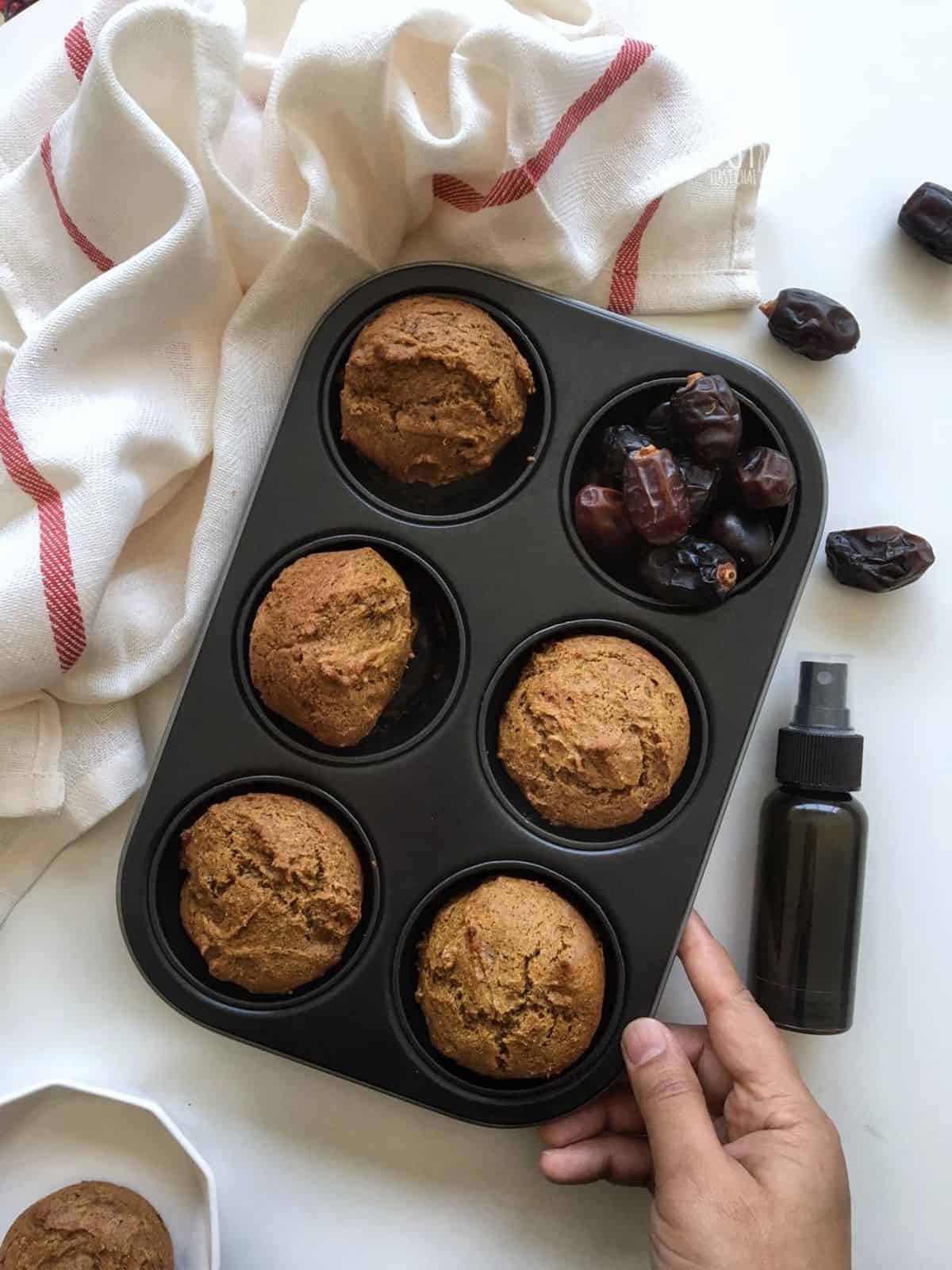 dates muffins