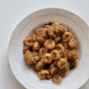 A palte of kakkarotti served.