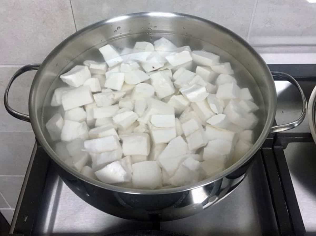 boiling tapioca chunks in plenty of water