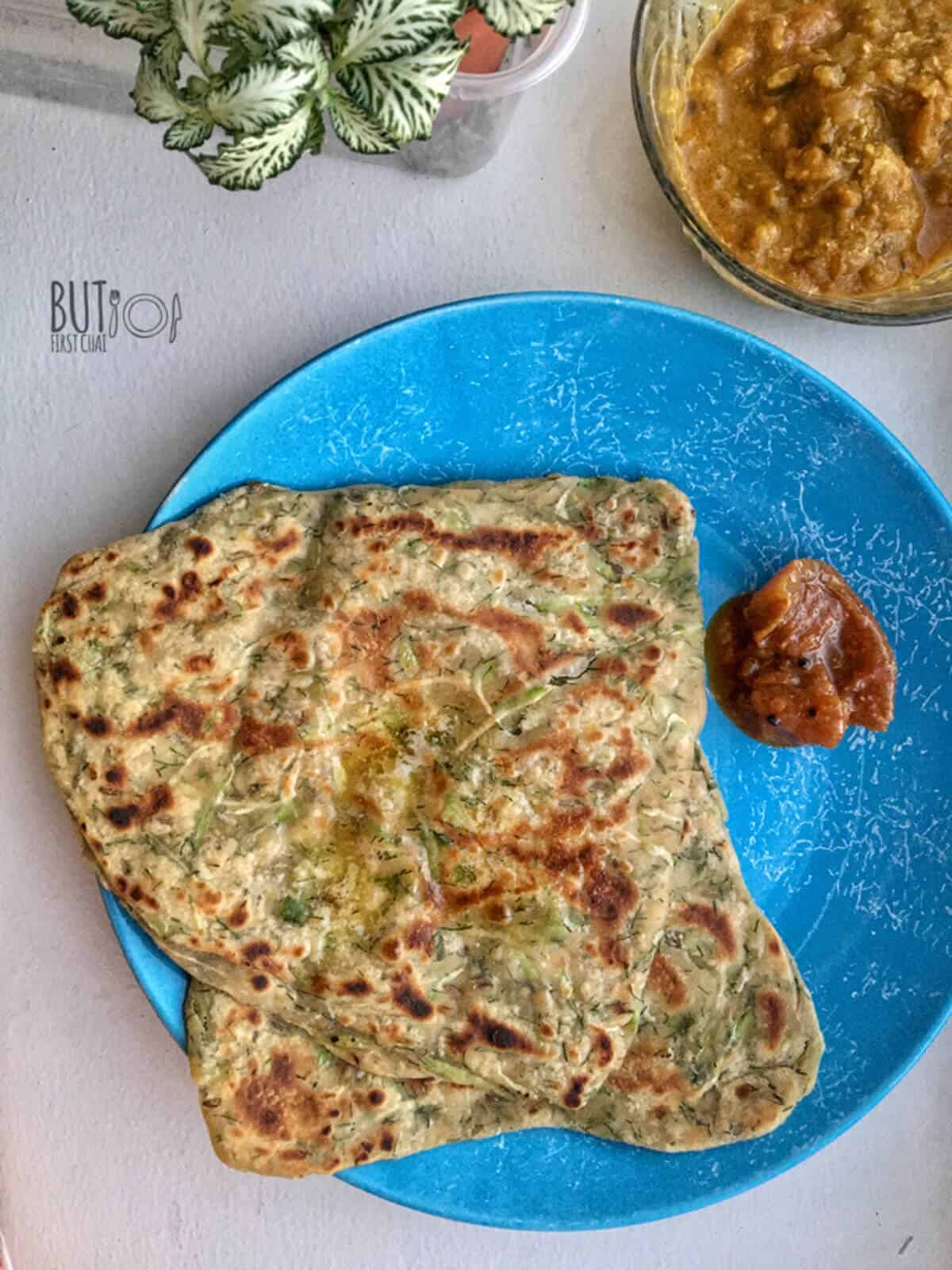 lauki paratha served with pickle
