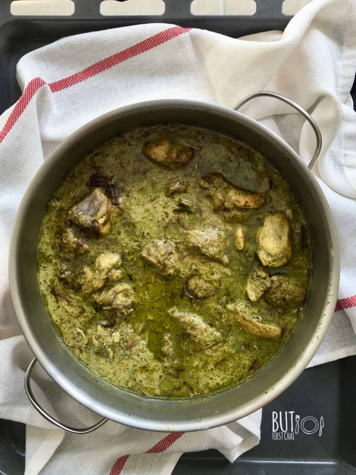 a pot coriander mint chicken curry