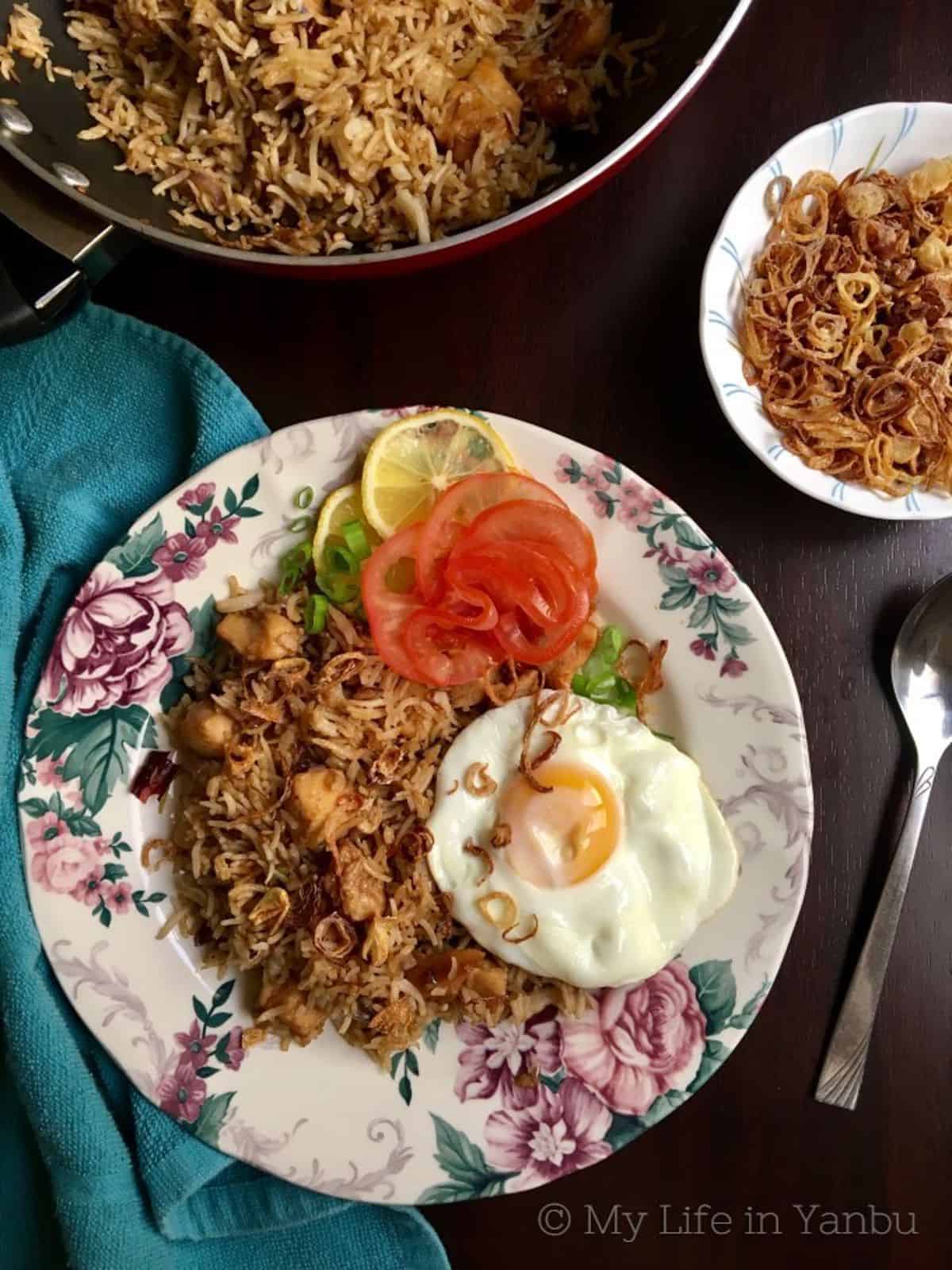 fried rice with fried egg and fried shallots