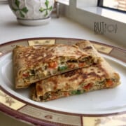 chapati omelette cut and served