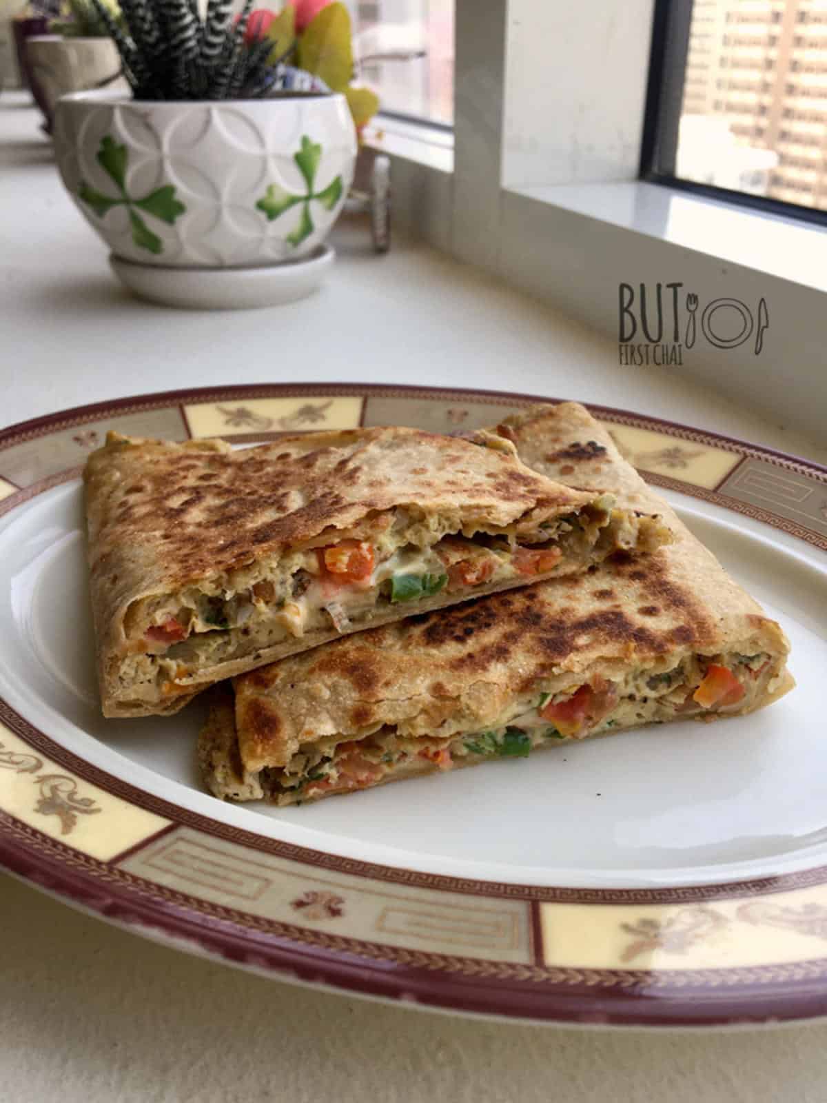 chapati omelette cut and served
