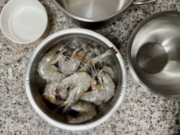 Rubyan Machboos Rubyan (Prawns and Rice) | butfirstchai.com