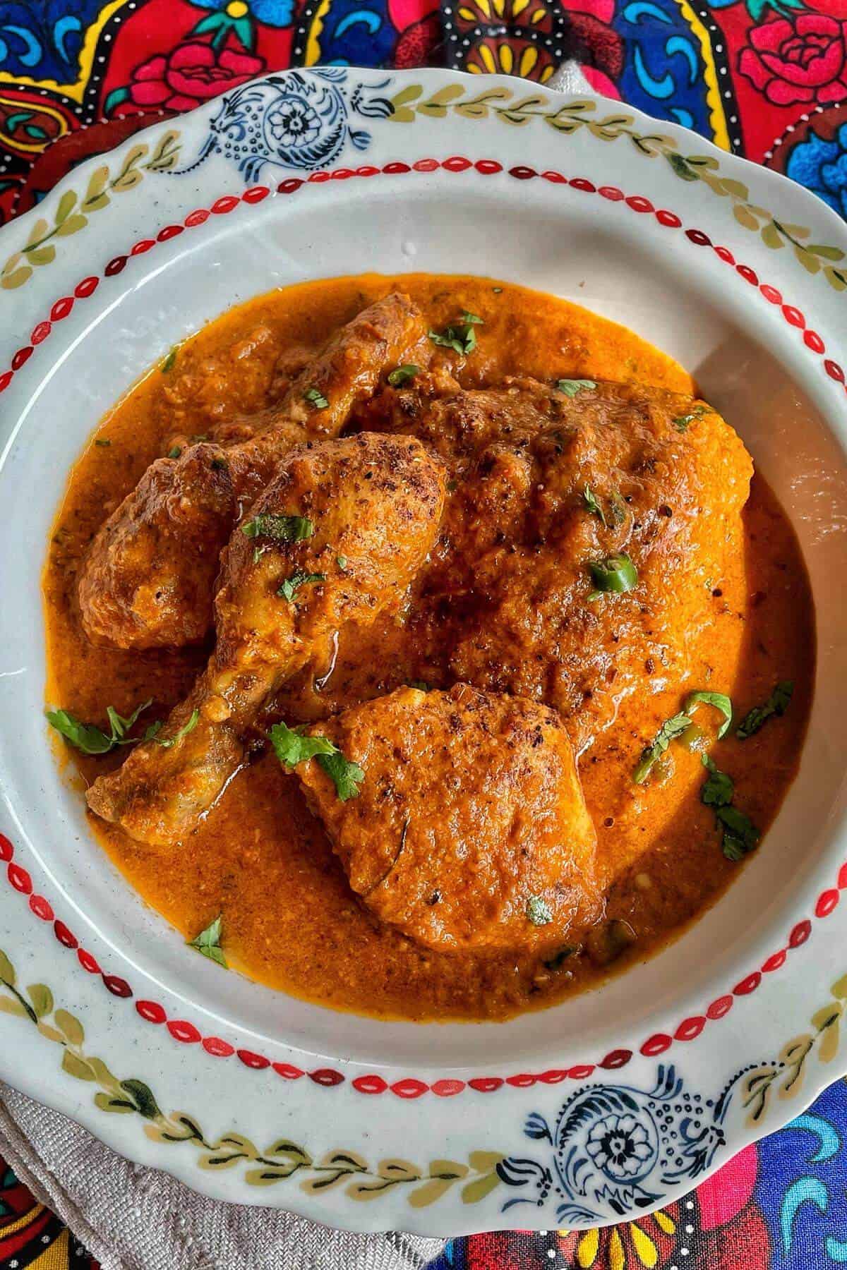 chicken changezi served in a bowl.