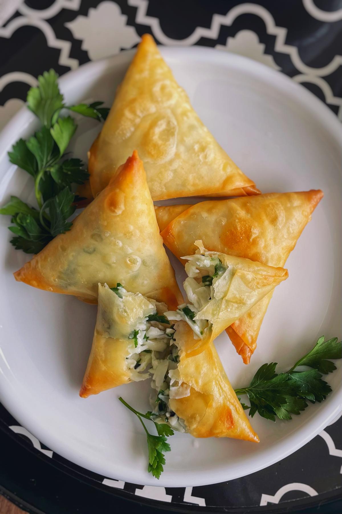 Cheese sambousek recipe with grated halloumi